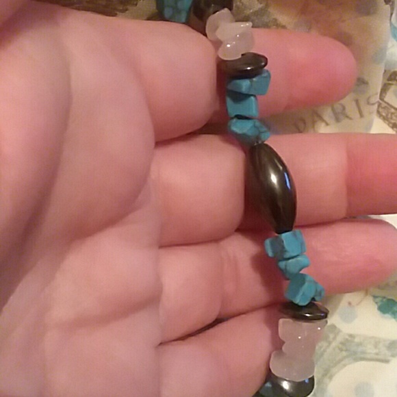 Turquoise, Magnetite, Quartz elastic bracelet - Picture 2 of 3